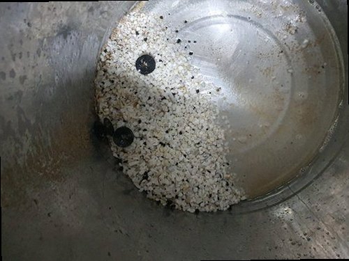 소사구 계수동 하수구막힘 배관 점검 전 역류 수위와 주변 오염 상태를 확인하는 장면